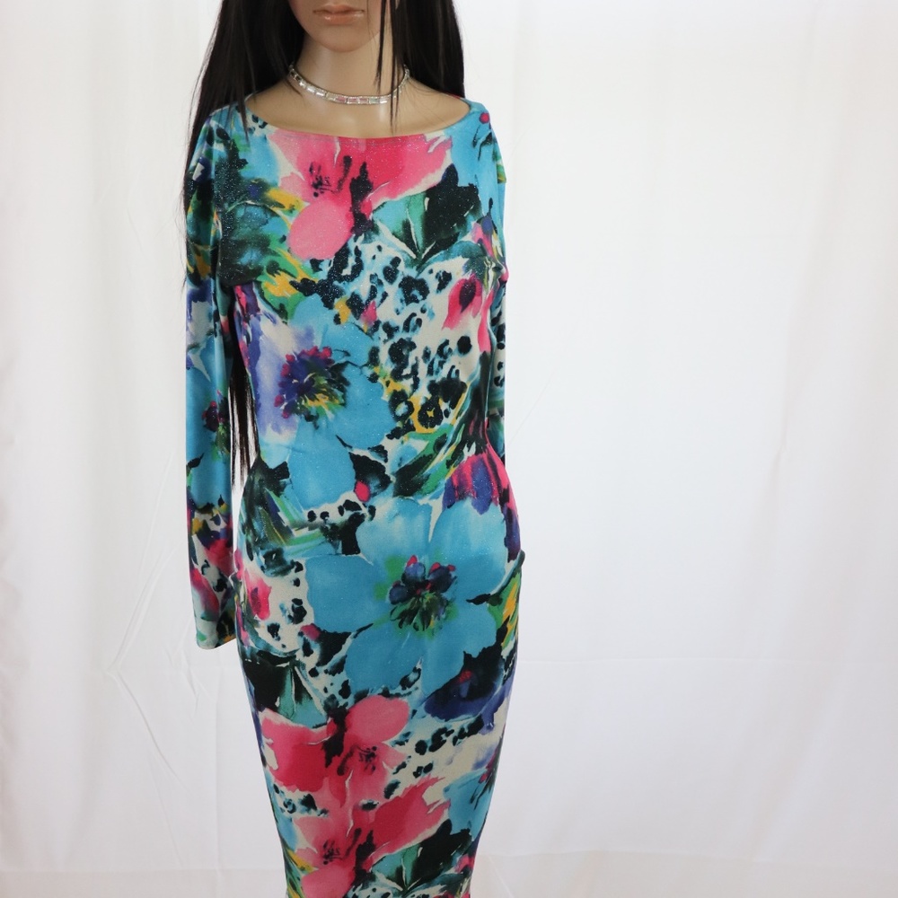 Custom floral backless dress - Picture 2 of 7